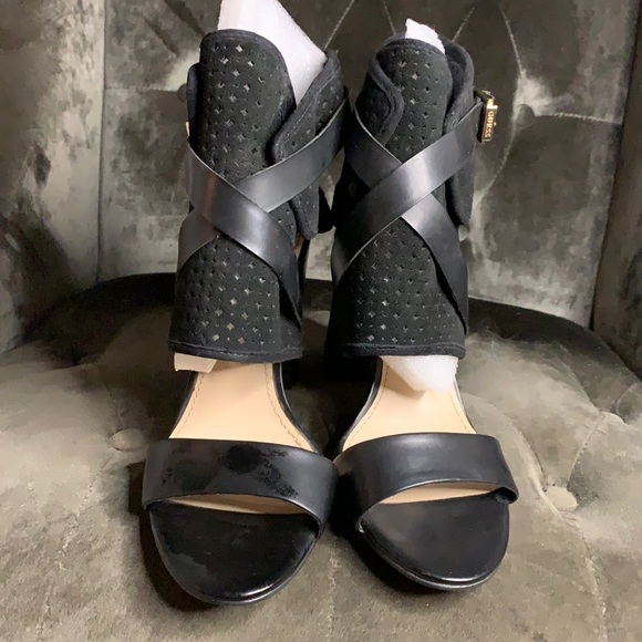 Guess black strappy heels - Picture 2 of 11